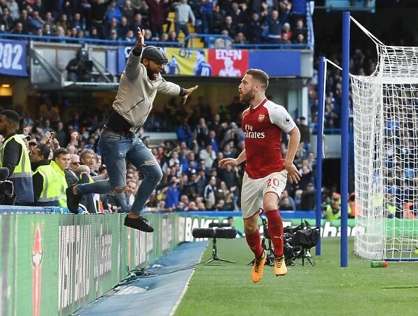 Mustafi's Disallowed Goal: Ardent Arsenal Fan Invades Pitch in Chelsea Clash (2017-18)