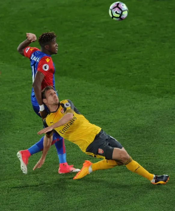 Framed Print : Nacho Monreal (Arsenal) Wilfred Zaha (Palace). Crystal Palace 3: 0 Arsenal. Premier League Framed Print : Nacho Monreal (Arsenal) Wilfred Zaha (Palace). Crystal Palace 3: 0 Arsenal. Premier League