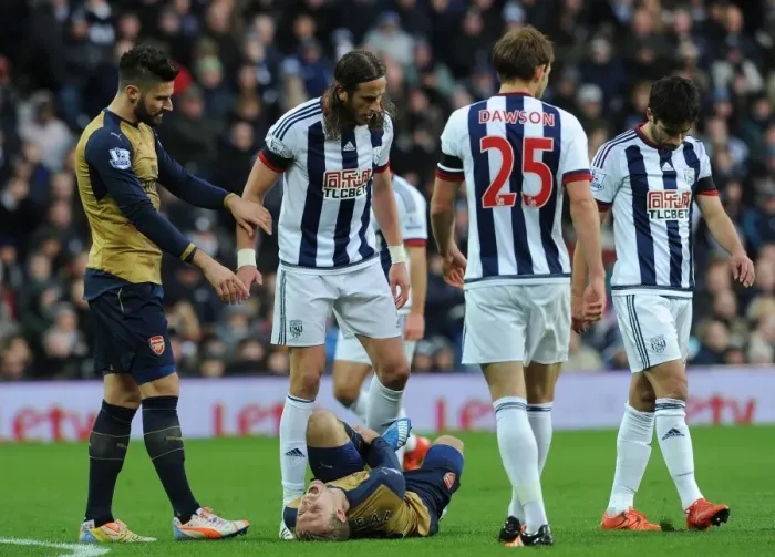 Framed Print : Nacho Monreal's Injury Disrupts Arsenal in West Bromwich Albion Clash (2015-16)