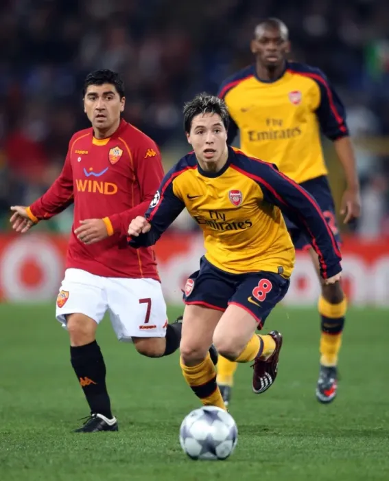 Framed Print : Nasri vs. Pizarro: Dramatic Penalty Shootout in UEFA Champions League Clash Between AS Roma and Arsenal