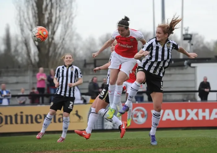 Framed Print : Natalia Pablos Sanchon scores Arsenal Ladies 2nd goal under pressure from Sophie