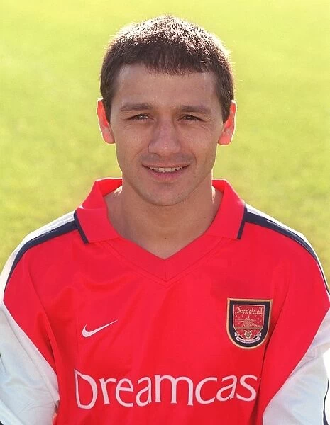 Nelson Vivas (Arsenal), Arsenal Training Ground, Shenley, Hertfordshire, 9 / 2 / 2001