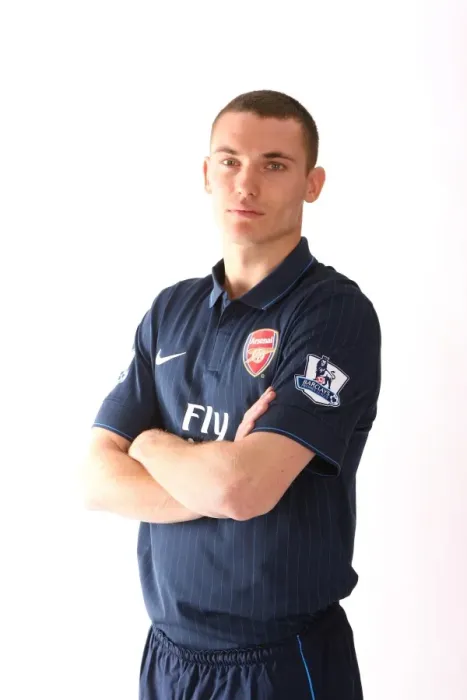 Framed Print : New Arrival: Thomas Vermaelen at Emirates Stadium (June 2009) Framed Print : New Arrival: Thomas Vermaelen at Emirates Stadium (June 2009)