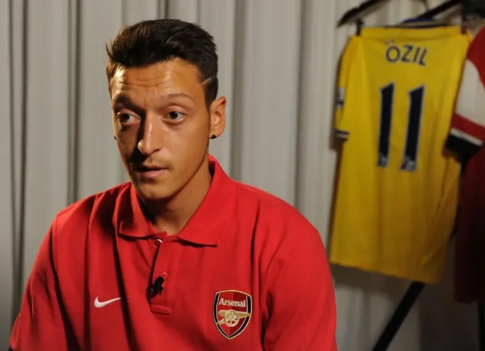 Framed Print : New Signing Mesut Ozil at Arsenal's Munich Photo Shoot