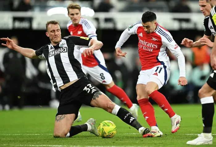 Framed Print : Newcastle United v Arsenal - Carabao Cup Semi Final Second Leg