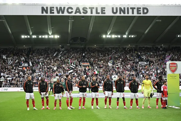 Framed Print : Newcastle United v Arsenal - Premier League