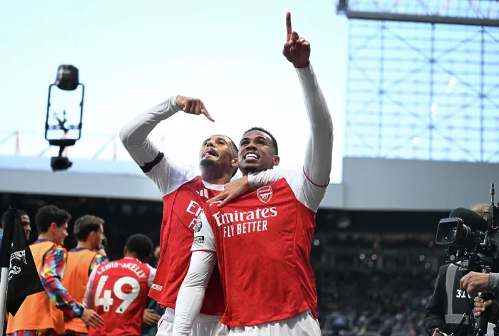 Framed Print : Newcastle United v Arsenal - Premier League