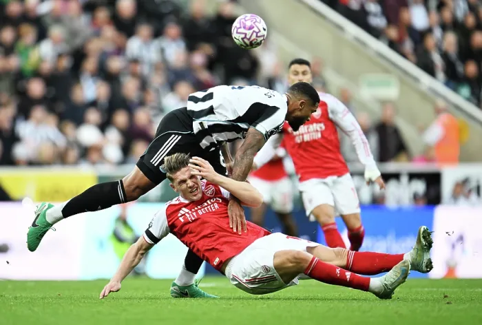 Framed Print : Newcastle United v Arsenal - Premier League Framed Print : Newcastle United v Arsenal - Premier League