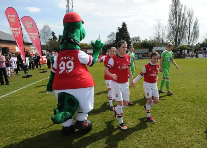 Framed Print : Niamh Fahey (Arsenal) with Gunner before the match. Arsenal Ladies 0: 2 Wolfsburg Framed Print : Niamh Fahey (Arsenal) with Gunner before the match. Arsenal Ladies 0: 2 Wolfsburg