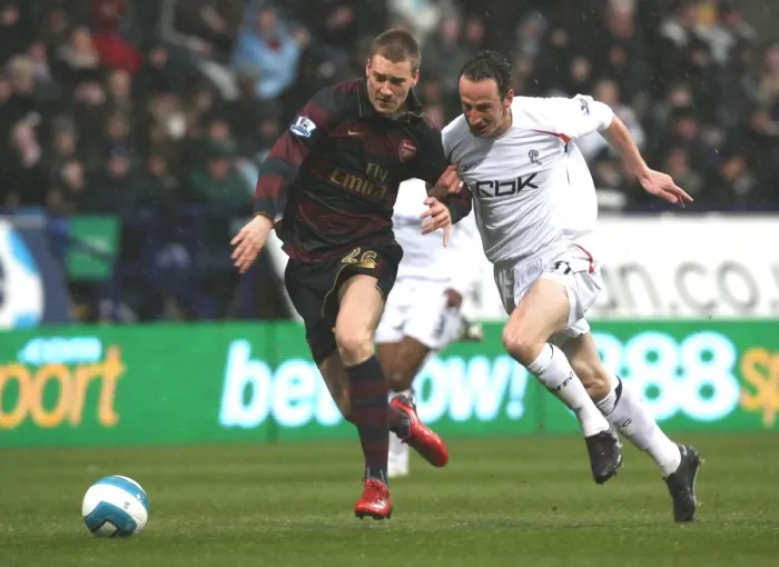 Framed Print : Nicklas Bendtner (Arsenal) Andy O Brien (Bolton)