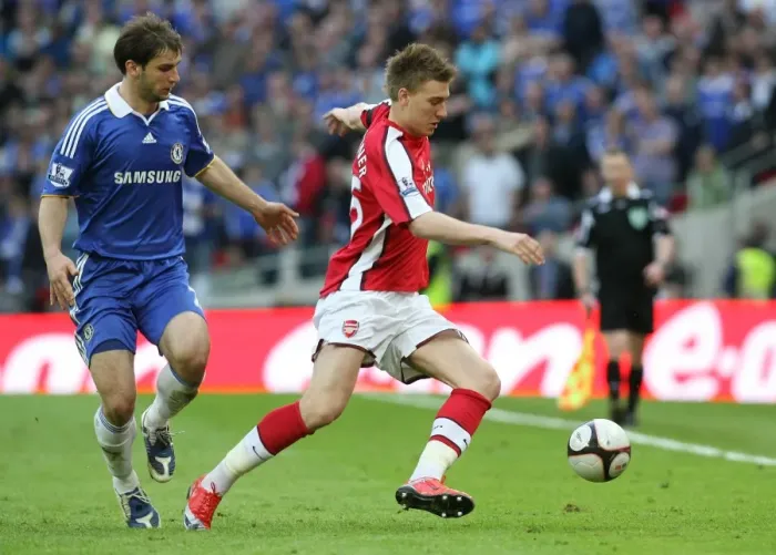 Framed Print : Nicklas Bendtner (Arsenal) Branislav Ivanovic (Chelsea) Framed Print : Nicklas Bendtner (Arsenal) Branislav Ivanovic (Chelsea)