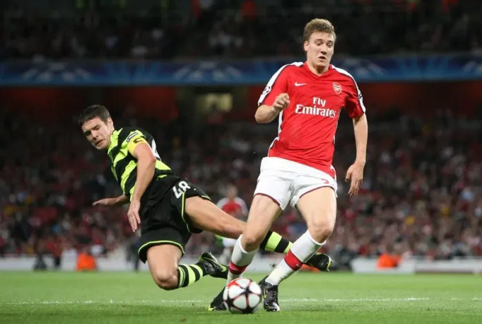 Framed Print : Nicklas Bendtner (Arsenal) Darren O Dea (Celtic)