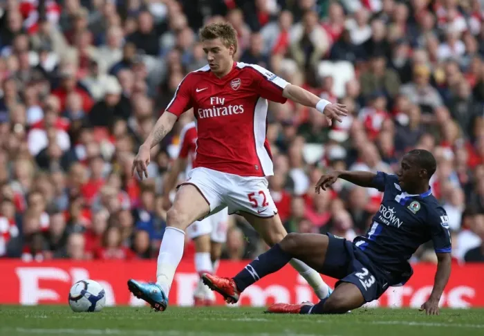 Framed Print : Nicklas Bendtner (Arsenal) David Hoilett (Blackburn) Framed Print : Nicklas Bendtner (Arsenal) David Hoilett (Blackburn)