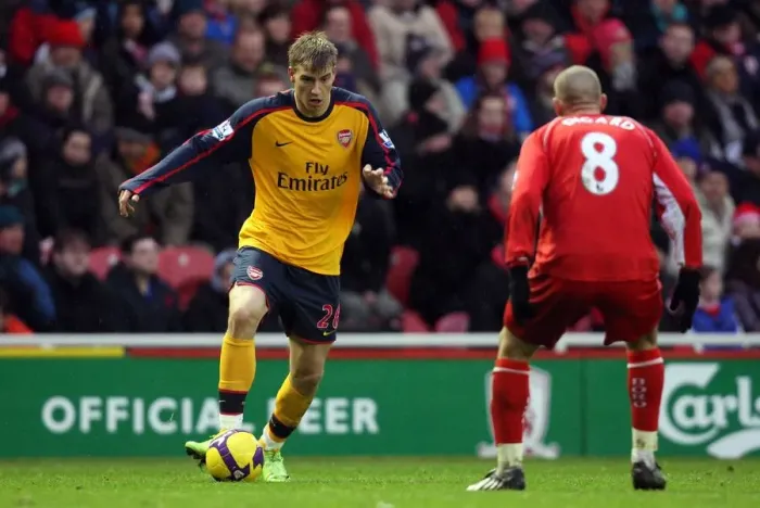 Framed Print : Nicklas Bendtner (Arsenal) Didier Digard (Middlesbrough)
