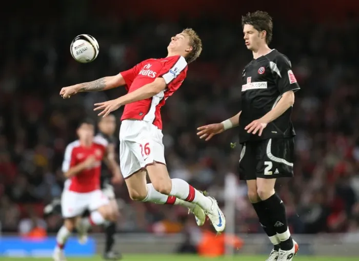 Framed Print : Nicklas Bendtner (Arsenal) Greg Halford (Sheffield United)