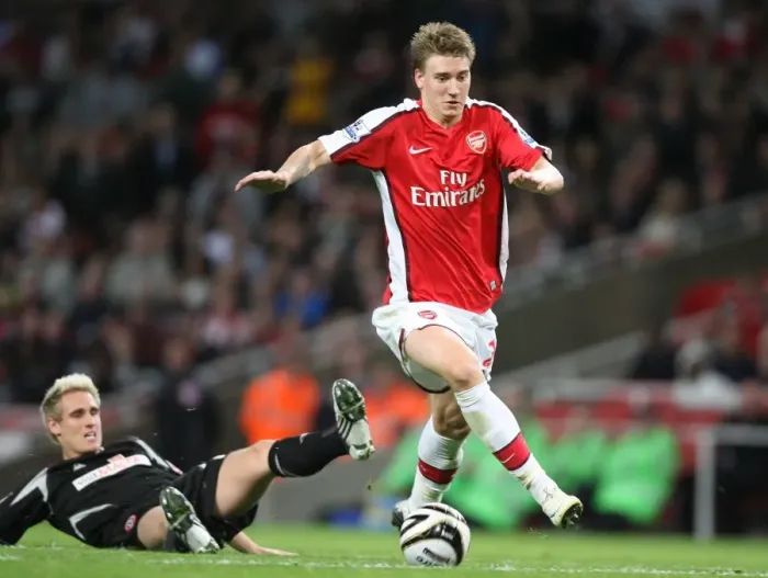 Framed Print : Nicklas Bendtner (Arsenal) Matthew Kilgallon (Sheffield United)