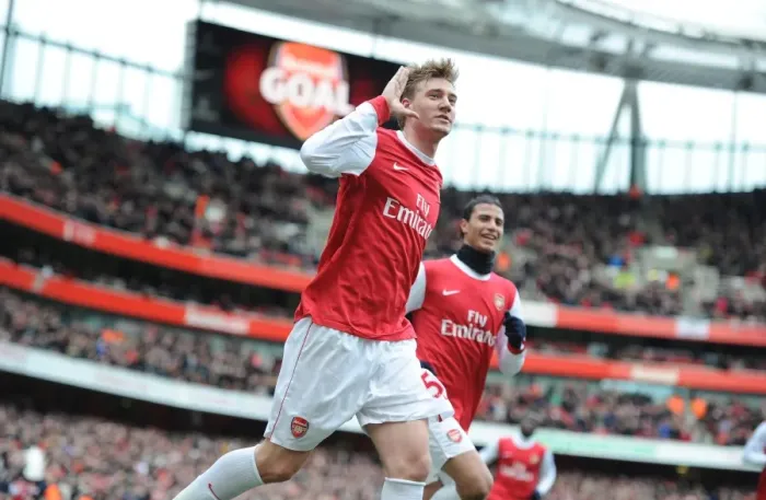 Framed Print : Nicklas Bendtner celebrates scoring the 1st Arsenal goal. Arsenal 2: 1 Huddersfield Town