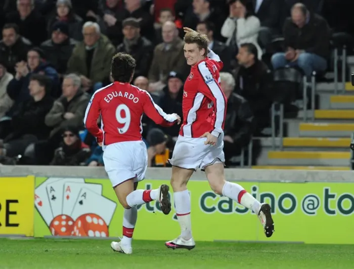 Framed Print : Nicklas Bendtner celebrates scoring the 2nd Arsenal goal with Eduardo. Hull City 1