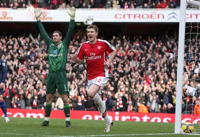 Framed Print : Nicklas Bendtner celebrates scoring Arsenals 1st goal as Craig Gordon