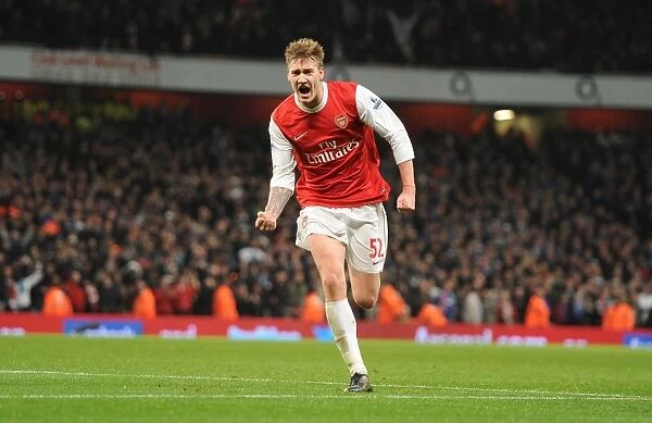 Nicklas Bendtner's Thrilling Goal: Arsenal Crushes Ipswich Town 3-0 in Carling Cup Semifinal