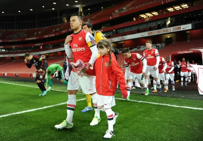 Framed Print : Nico Yennaris (Arsenal) with the mascot. Arsenal U19 1: 0 CSKA Moscow U19. NextGen Series