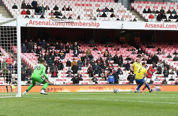 Nicolas Pepe Scores in Arsenal's Emirates Return: Arsenal 2-0 Brighton & Hove Albion (2020-21)