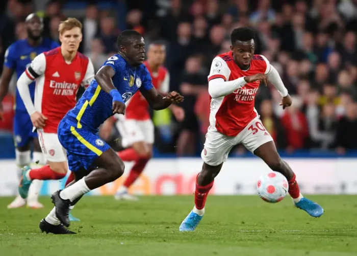 Framed Print : Nketiah Outwits Sarr: Thrilling Moment from the Intense Chelsea vs. Arsenal Clash