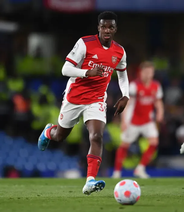 Framed Print : Nketiah vs. Chelsea: Arsenal's Star Forward Faces Off at Stamford Bridge - Premier League 2021-22