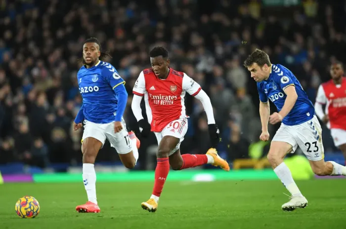 Framed Print : Nketiah's Thrilling Goal: Arsenal Edge Past Everton in Premier League Showdown