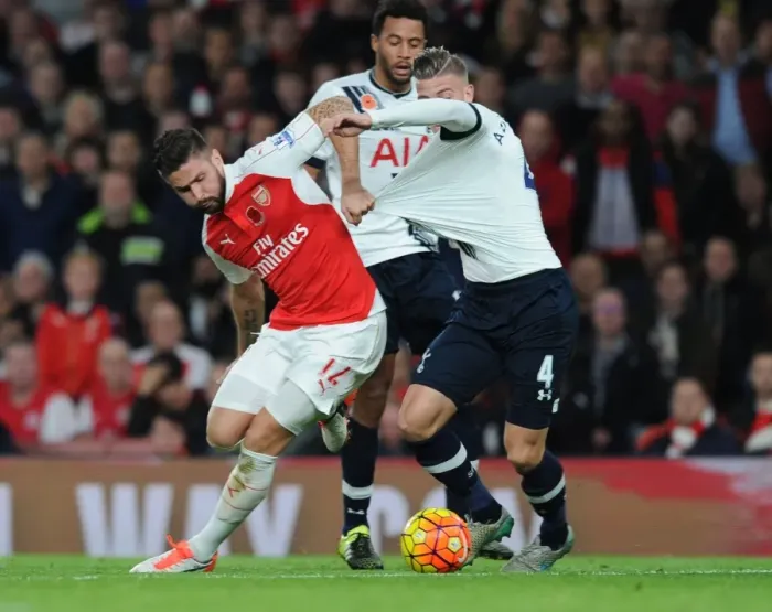 Framed Print : The North London Derby Showdown: Olivier Giroud vs. Toby Alderweireld (2015-16)