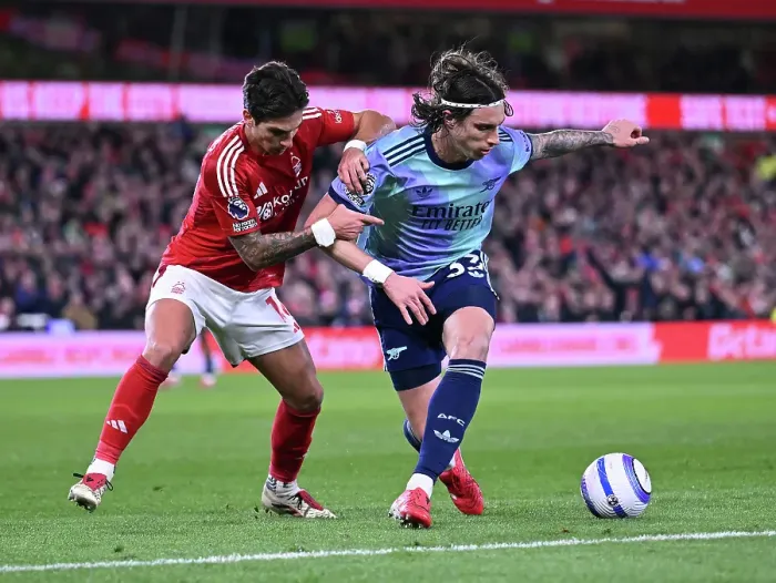 Framed Print : Nottingham Forest FC v Arsenal FC - Premier League Framed Print : Nottingham Forest FC v Arsenal FC - Premier League