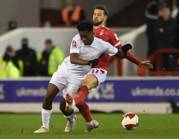 Framed Print : Nottingham Forest vs Arsenal: FA Cup Third Round Clash - Arsenal's Lokonga Fouled by Forest's Zinckernagel