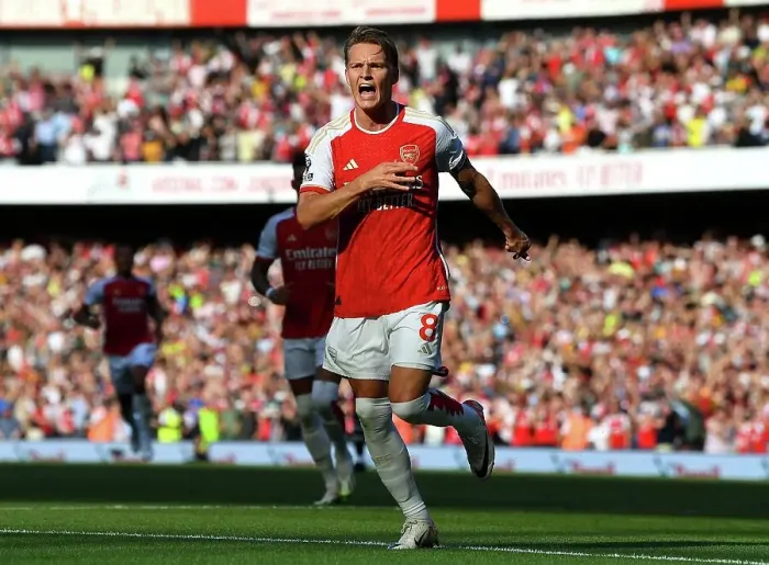 Framed Print : Odegaard Nets First Arsenal Goal: Arsenal 1-Manchester United, Premier League 2023-24