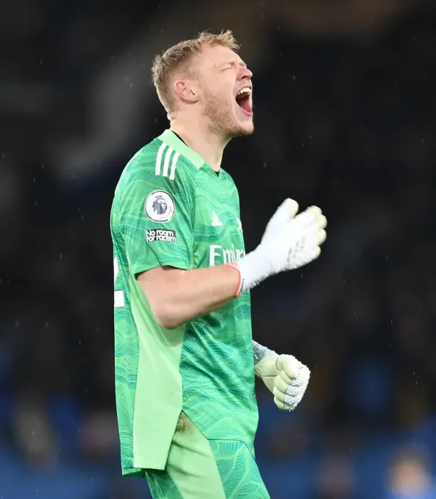 Framed Print : Odegaard Stunner: Arsenal's Dramatic Victory Over Everton in the Premier League
