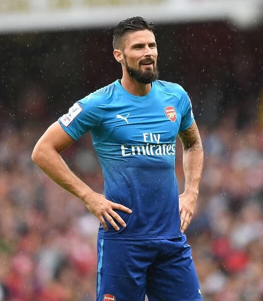 Olivier Giroud in Action for Arsenal against SL Benfica at the Emirates Cup, 2017