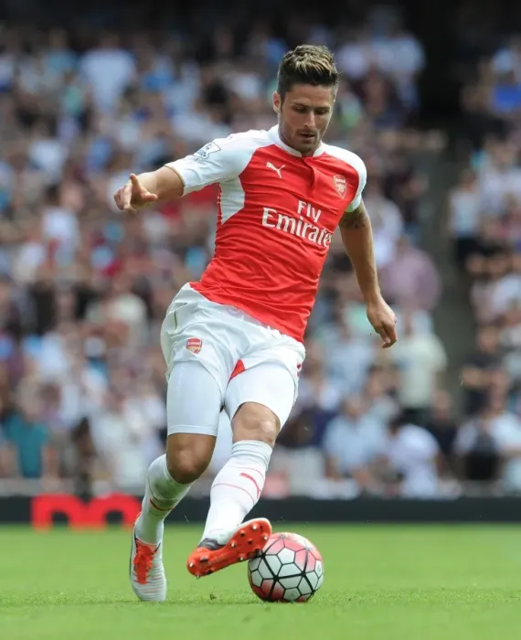 Framed Print : Olivier Giroud in Action: Arsenal vs. West Ham United (2015-16) Framed Print : Olivier Giroud in Action: Arsenal vs. West Ham United (2015-16)