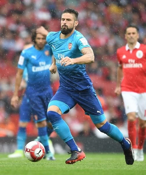 Olivier Giroud in Action: Arsenal vs SL Benfica, Emirates Cup 2017-18