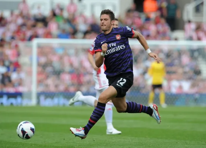 Framed Print : Olivier Giroud in Action: Arsenal vs Stoke City, Premier League 2012-13 Framed Print : Olivier Giroud in Action: Arsenal vs Stoke City, Premier League 2012-13