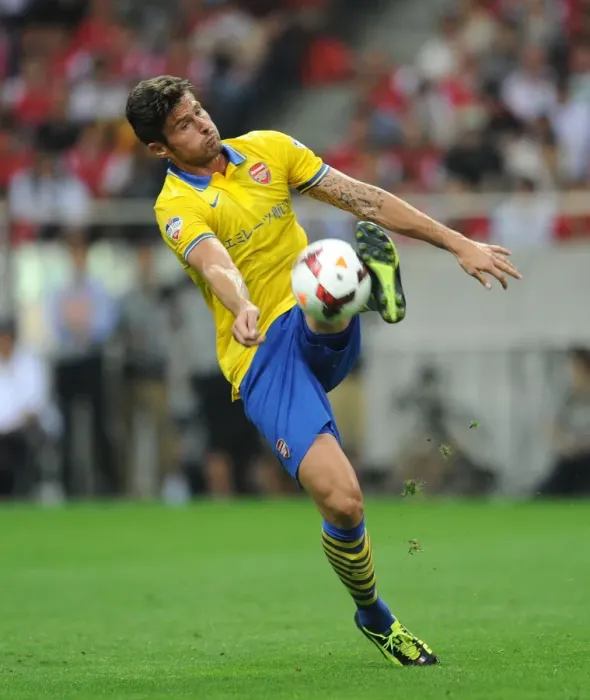 Framed Print : Olivier Giroud in Action: Arsenal vs Urawa Red Diamonds, Japan 2013 Framed Print : Olivier Giroud in Action: Arsenal vs Urawa Red Diamonds, Japan 2013