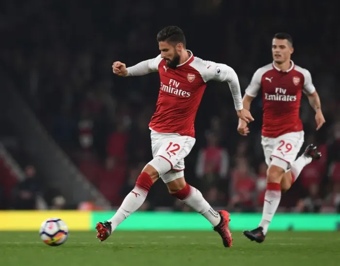 Framed Print : Olivier Giroud in Action: Arsenal vs West Bromwich Albion, Premier League 2017-18