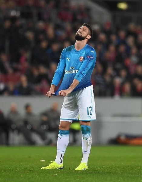 Olivier Giroud in Action: Arsenal's Europa League Victory over 1. FC Köln (2017)