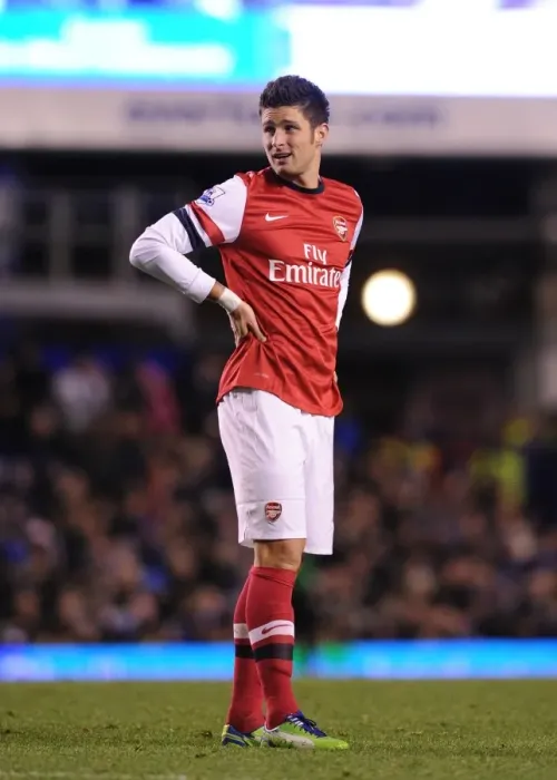 Framed Print : Olivier Giroud in Action: Everton vs Arsenal, Premier League 2012-13 Framed Print : Olivier Giroud in Action: Everton vs Arsenal, Premier League 2012-13