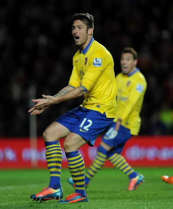 Framed Print : Olivier Giroud in Action: Southampton vs Arsenal, Premier League 2013-14 Framed Print : Olivier Giroud in Action: Southampton vs Arsenal, Premier League 2013-14
