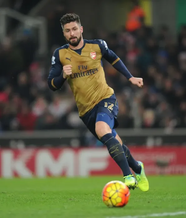 Framed Print : Olivier Giroud in Action: Stoke City vs. Arsenal, Premier League 2015-16