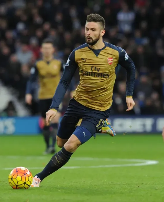 Framed Print : Olivier Giroud: In Action Against West Bromwich Albion, Premier League 2015-16 Framed Print : Olivier Giroud: In Action Against West Bromwich Albion, Premier League 2015-16