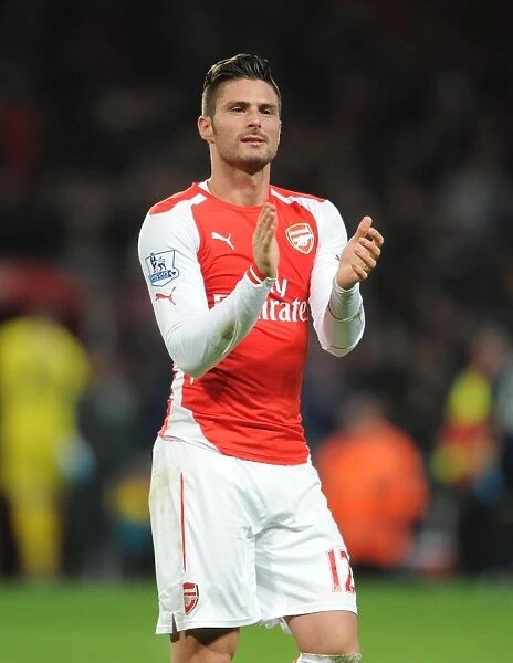 Olivier Giroud (Arsenal) claps the fans after the match. Arsenal 1:0 Southampton