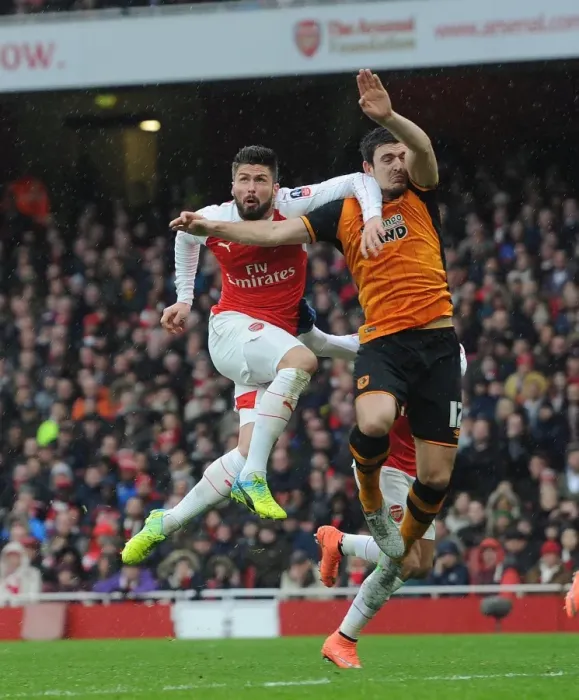 Framed Print : Olivier Giroud (Arsenal) Harry Maguire (Hull). Arsenal 0: 0 Hull City. FA Cup 5th Round