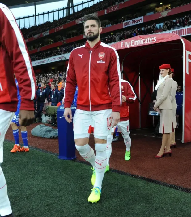 Framed Print : Olivier Giroud (Arsenal) walks out of the tunnel before the match. Arsenal 0: 1 Chelsea