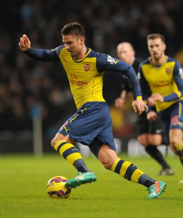 Framed Print : Olivier Giroud: Arsenal's Battle at the Etihad vs. Manchester City, 2014-15
