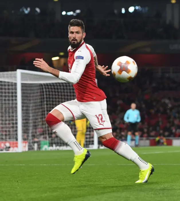 Framed Print : Olivier Giroud: Arsenal's Europa League Hero in Action against Red Star Belgrade